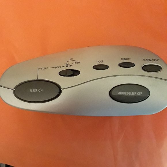 TIMEX "SOUNDS" ALARM CLOCK - RED LED DISPLAY MODEL T-130S - SOUNDS DO NOT WORK - Picture 3 of 5